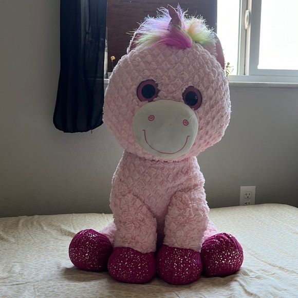 HUGE UNICORN 🦄 PINK& 🌈 RAINBOW TOYS “R”US 32x20 SQUISHY STUFFED ANIMAL - Picture 1 of 11